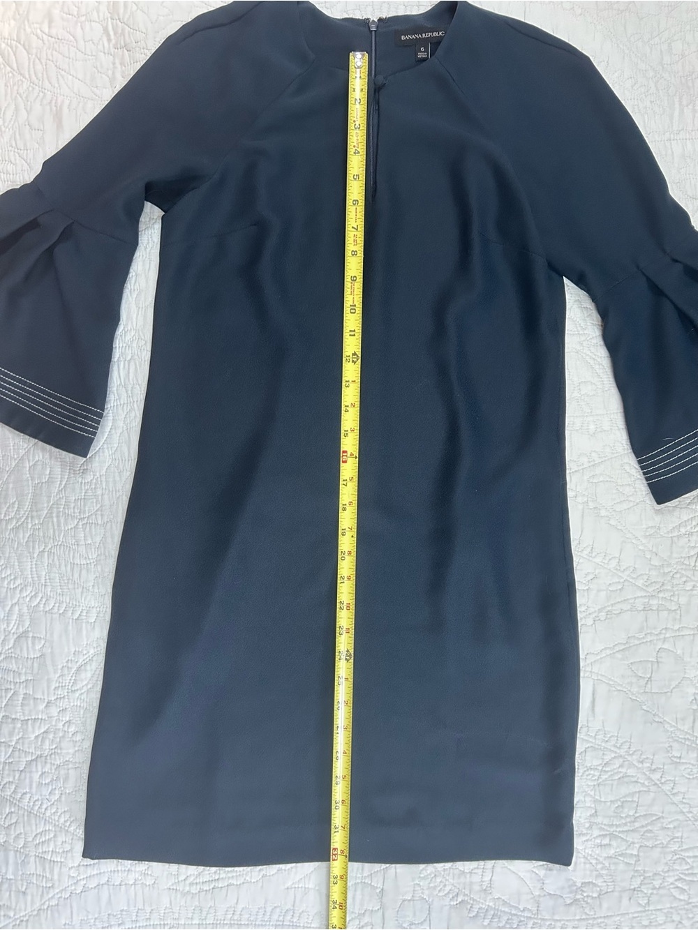 Banana Republic Navy Bell Sleeve Shift Dress Keyhole Neck Size 6 - Picture 4 of 11